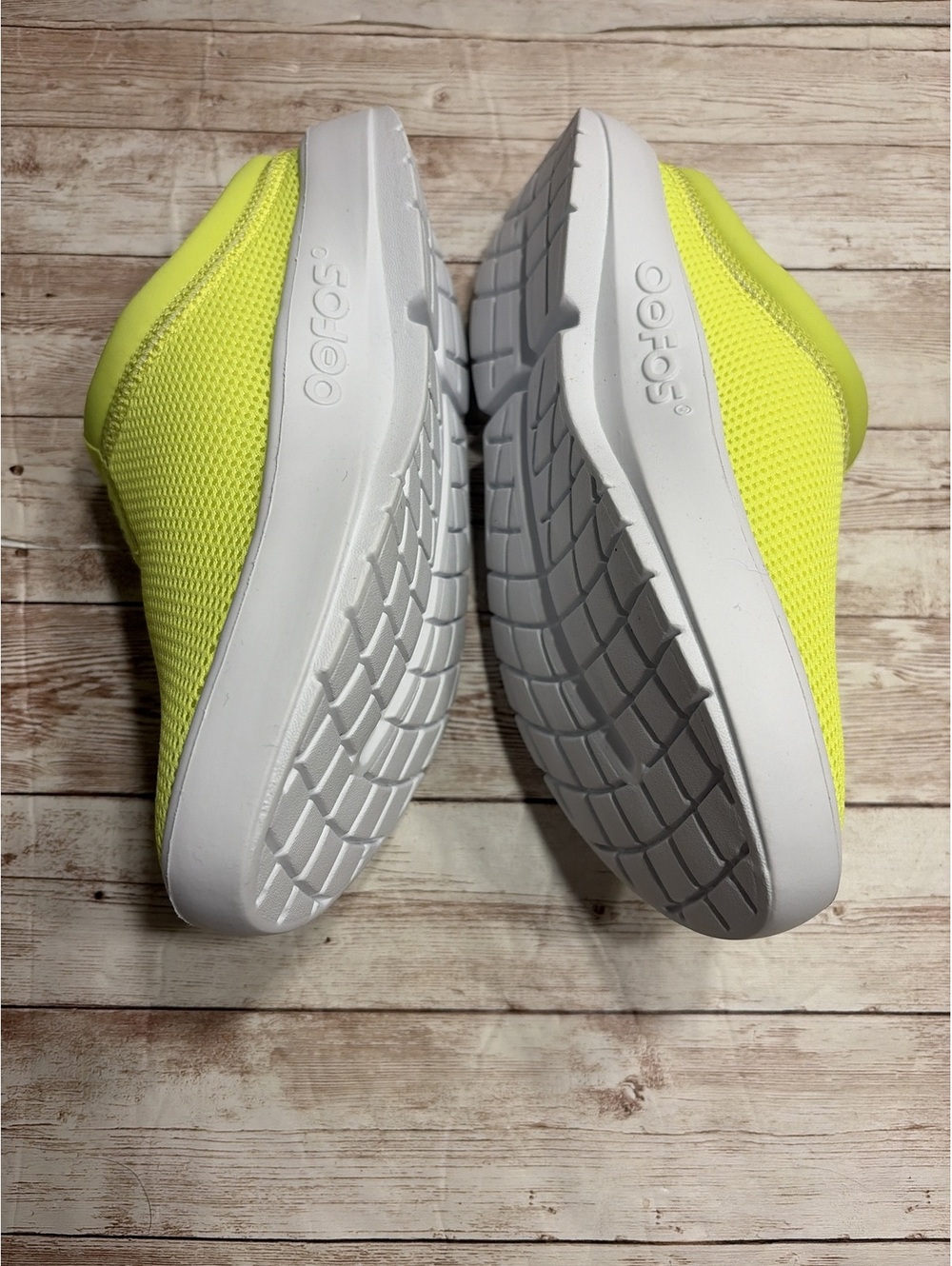 OOFOS OOfoam sole Electro neon-yellowWomen's OOcoozie Sport Mule - Picture 2 of 8